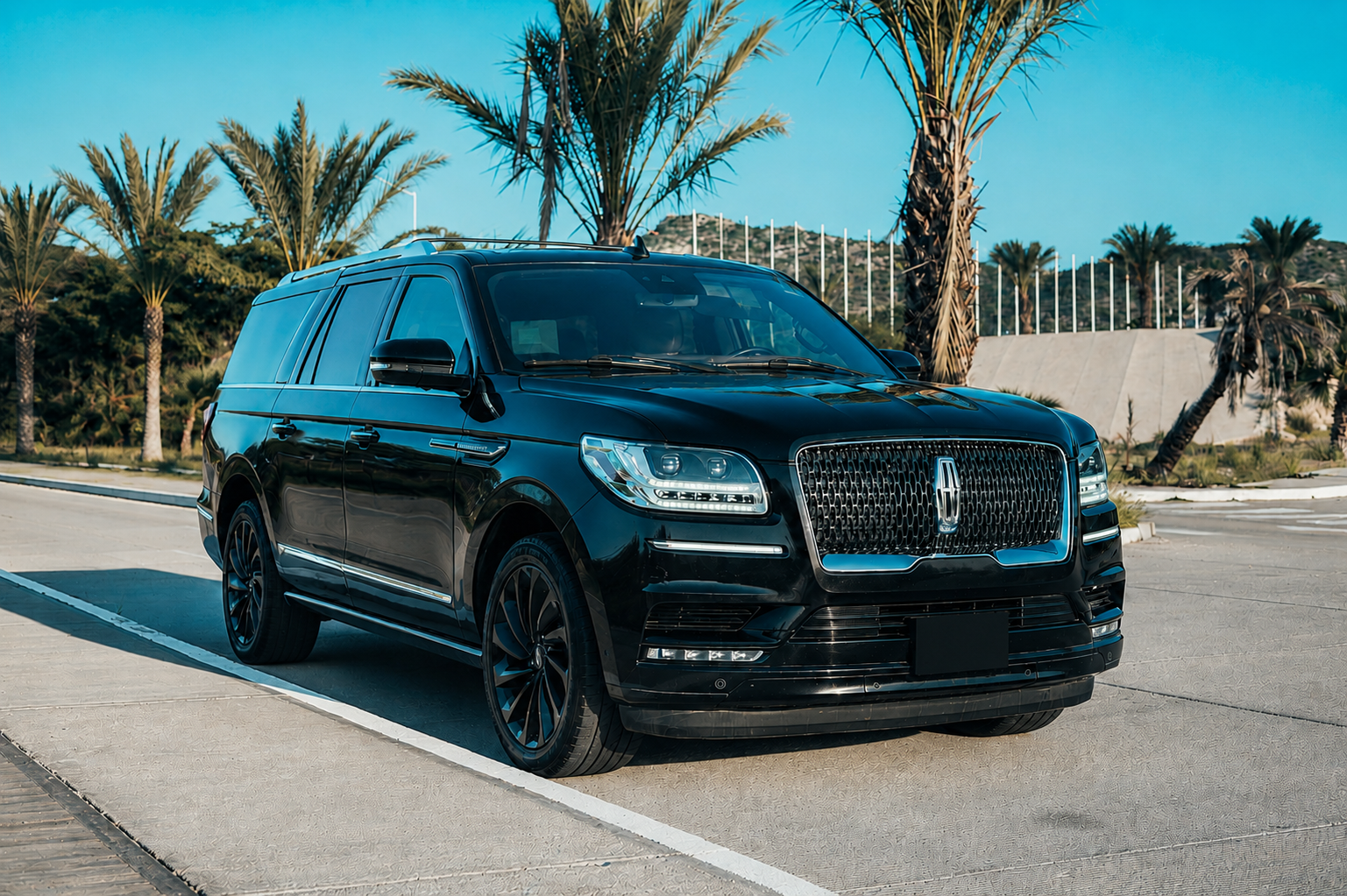 Lincoln Navigator for executive transfers in Los Cabos